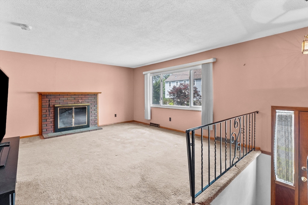 9 Hilltop Ave