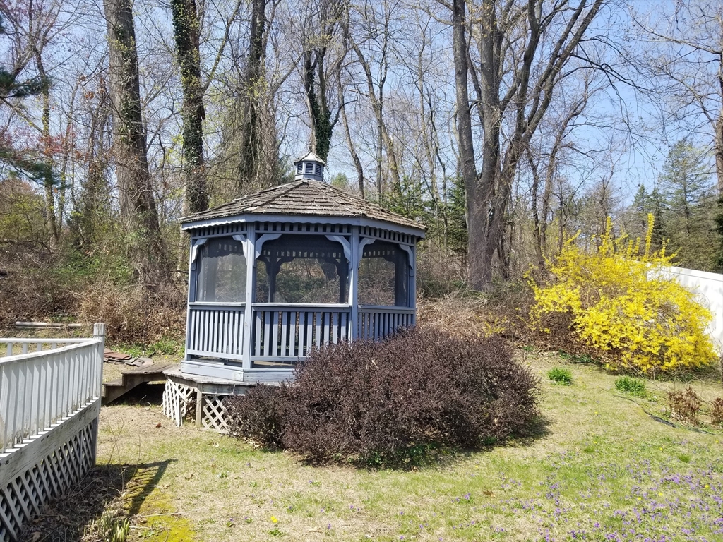 95 Bonnie Brae Dr