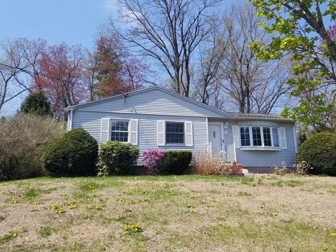 95 Bonnie Brae Dr West Springfield MA 01089