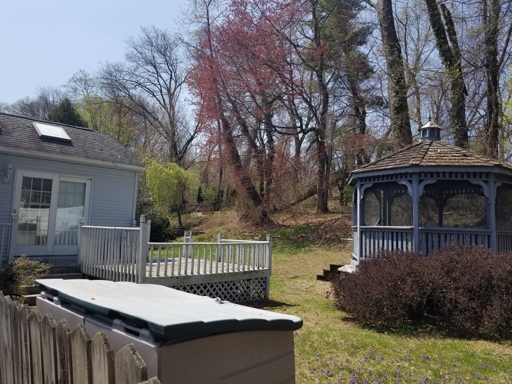 95 Bonnie Brae Dr