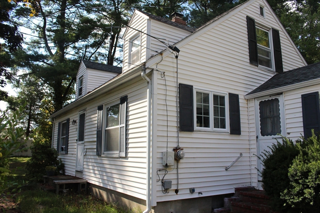 38 Elm St. East
