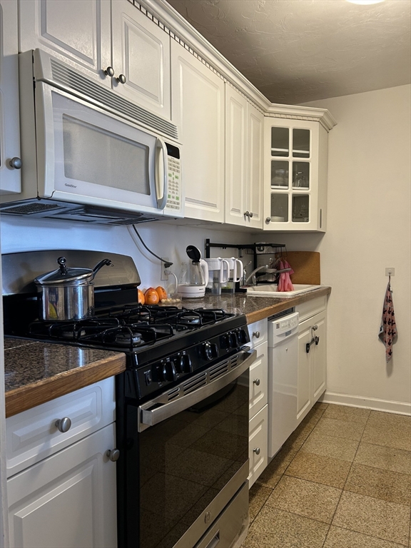 44 Washington St. 1204