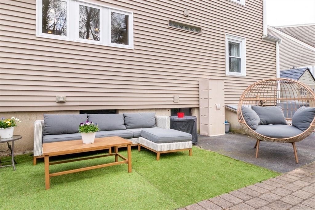 49 Brookside Rd