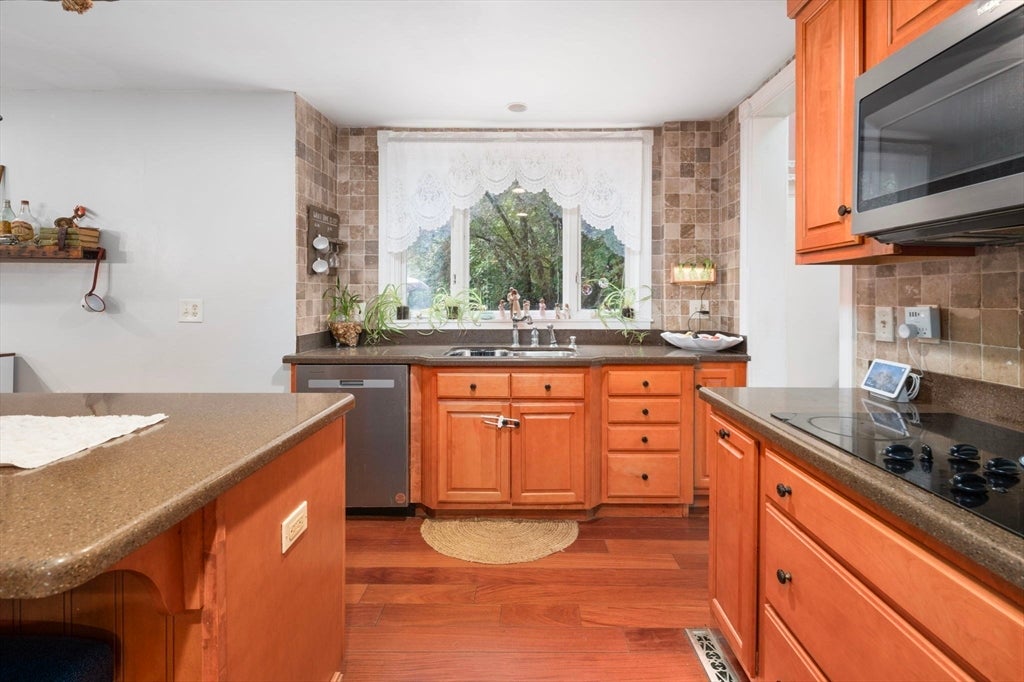 19 Elm ST, Taunton, MA, 19 Elm ST, Taunton, MA Photo #4