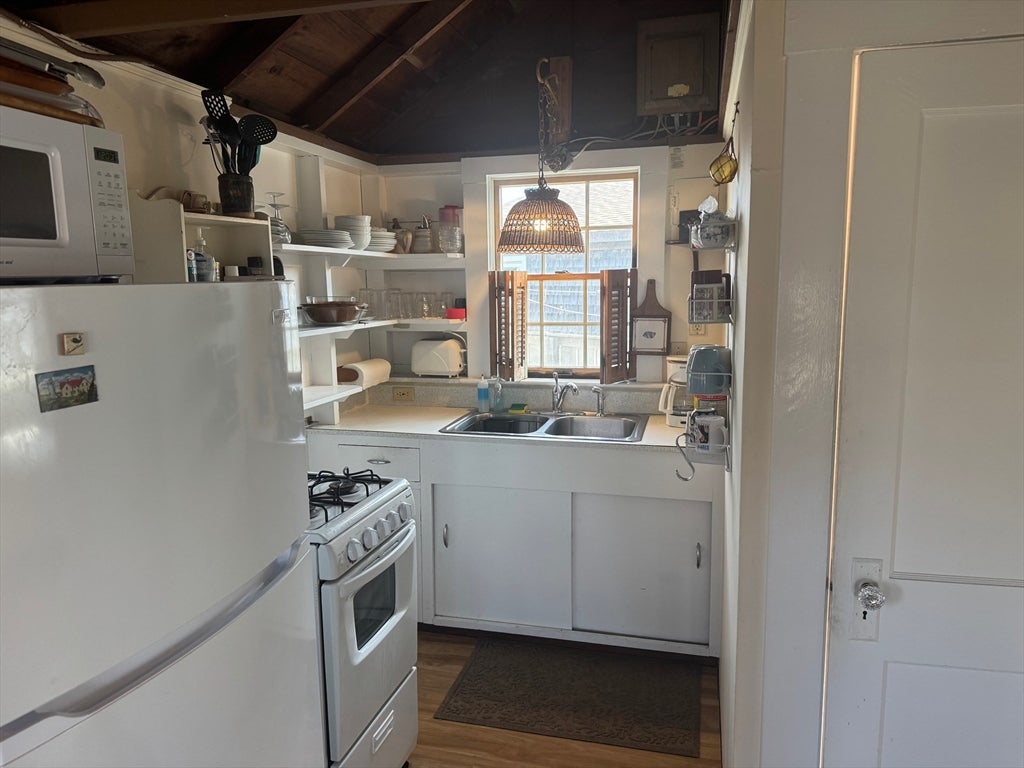 658 Shore Rd #8, Truro, MA, 658 Shore Rd #8, Truro, MA Photo #10