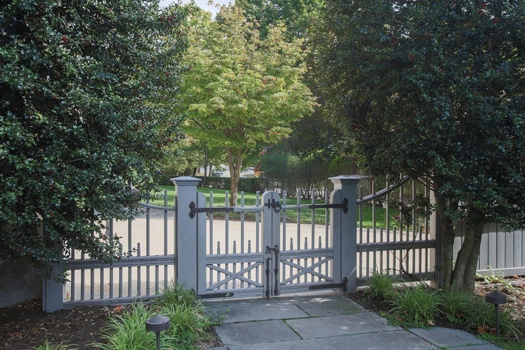 131 Sumner St