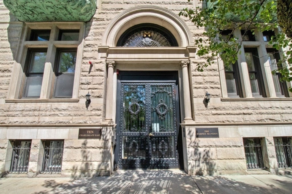 10 Charlesgate East #302, Boston, MA, 10 Charlesgate East #302, Boston, MA Photo #1