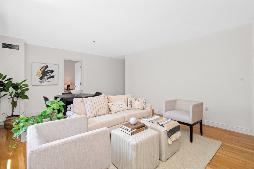 10 Charlesgate East #302, Boston, MA, 10 Charlesgate East #302, Boston, MA Photo #8