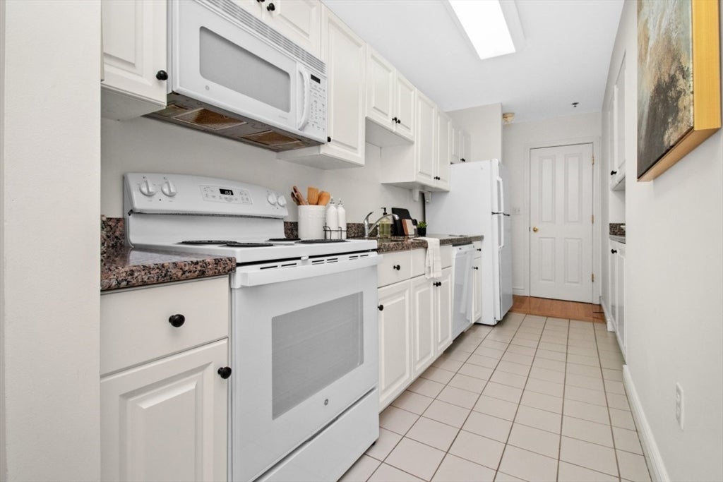 10 Charlesgate East #302, Boston, MA, 10 Charlesgate East #302, Boston, MA Photo #15