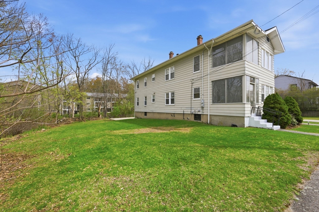 17 Upland Ave