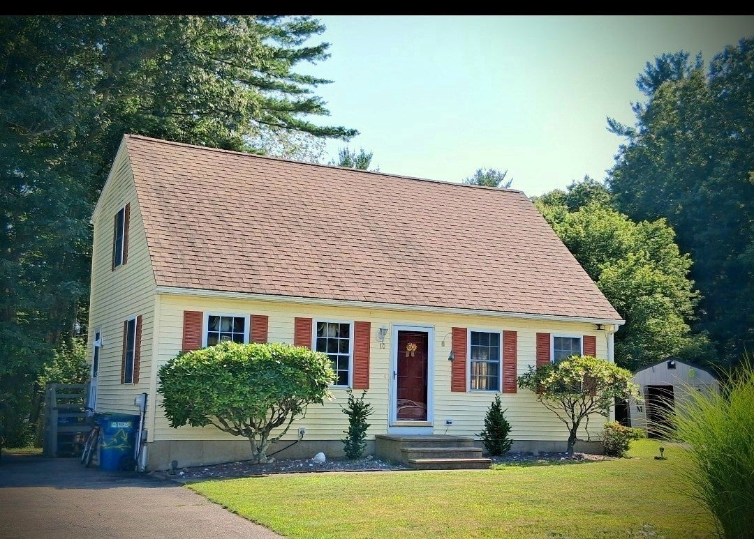 Photo of 10 Marcam Village Rd, Oxford, MA