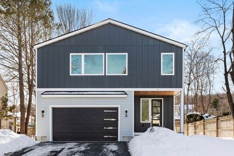 Photo of 12 Brandon St, Lexington, MA 02420 (MLS # 73473947)