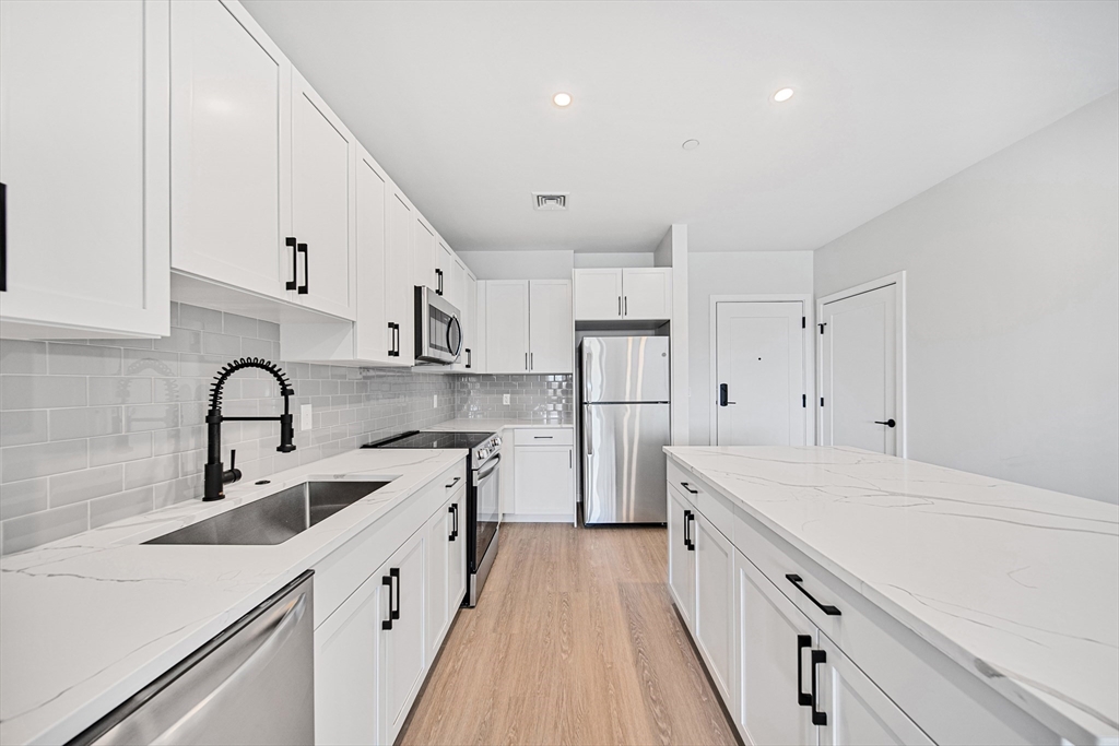 6 Rantoul St 309