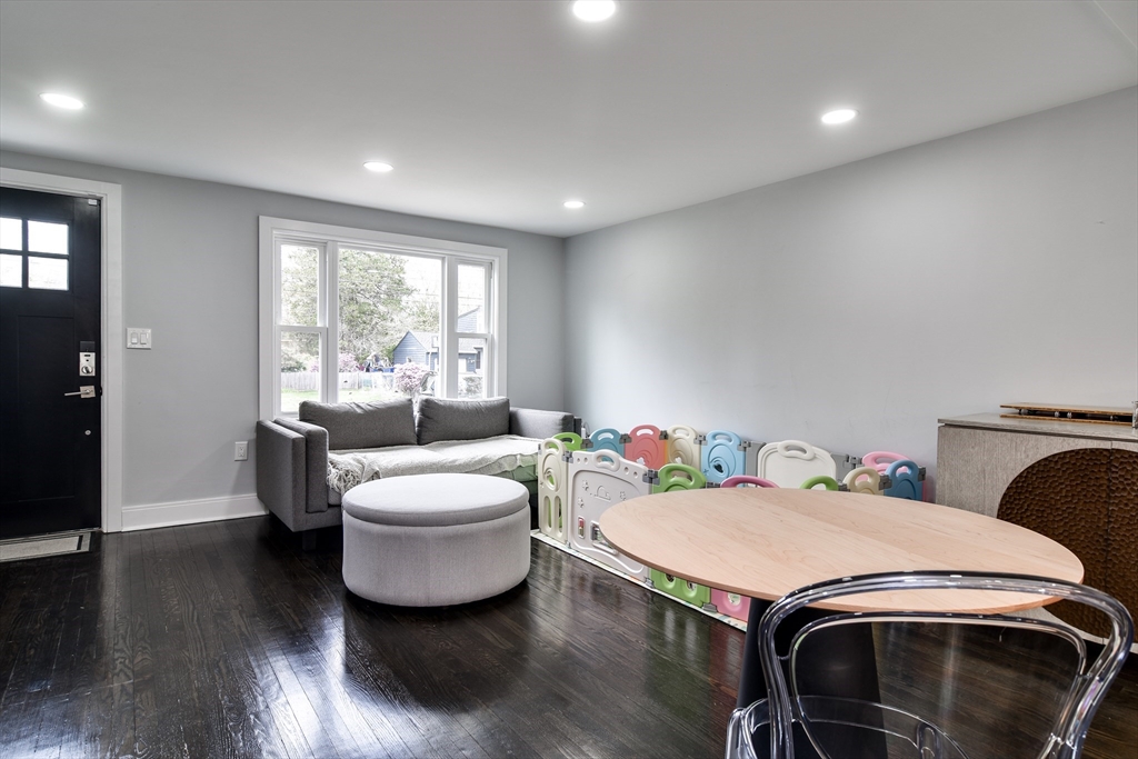 8 Lee Road