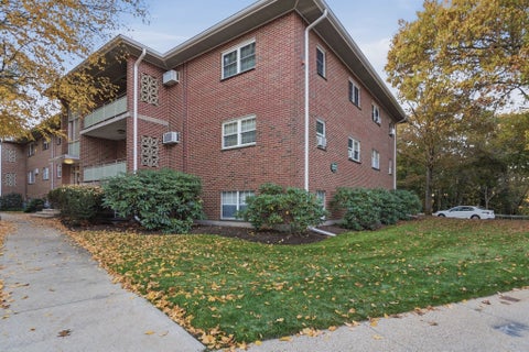 Photo of 62 Jacqueline Road #5, Waltham, MA 02452 (MLS # 73596476)