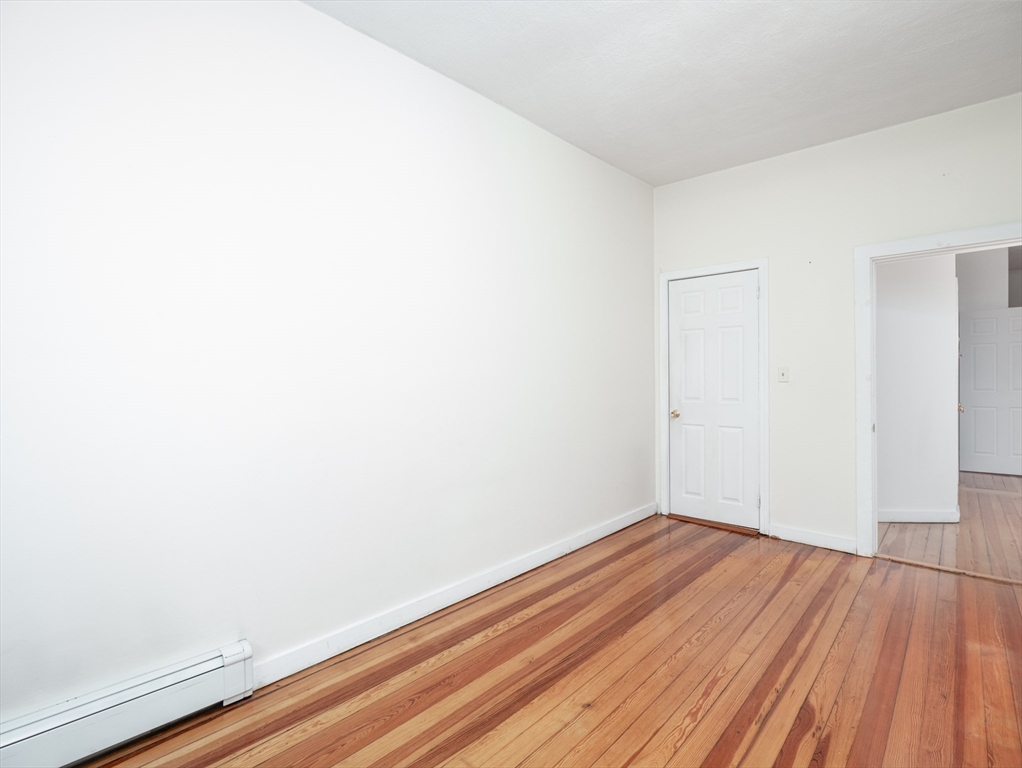 4 Saxton St