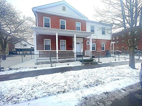 Photo of 27 Wilcox St #2R, Springfield, MA 01105 (MLS # 73481441)