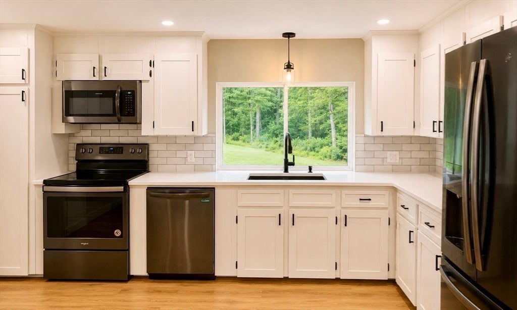 334 Bedford St #1, Lakeville, MA Photo #7