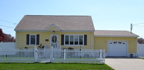 Photo of 198 Bolton St, New Bedford, MA 02740 (MLS # 73515603)