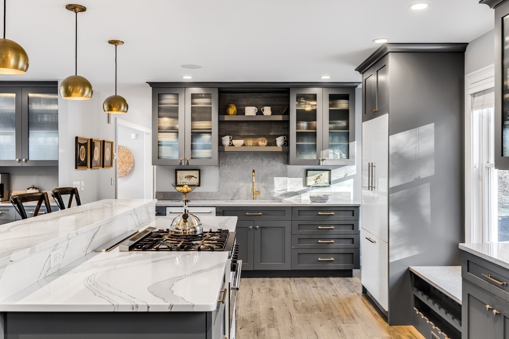 Orleans, Massachusetts 02653, United States, 6 Bedrooms Bedrooms, ,7 BathroomsBathrooms,Residential,Active,100580