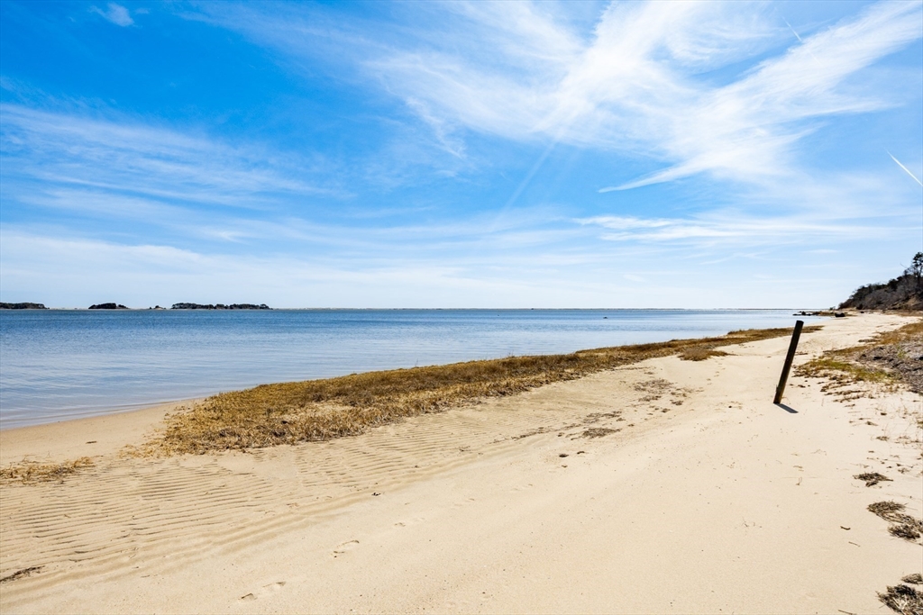 Orleans, Massachusetts 02653, United States, 6 Bedrooms Bedrooms, ,7 BathroomsBathrooms,Residential,Active,100580