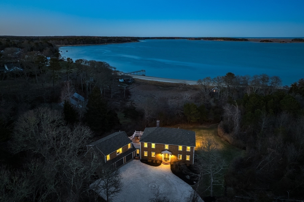 Orleans, Massachusetts 02653, United States, 6 Bedrooms Bedrooms, ,7 BathroomsBathrooms,Residential,Active,100580