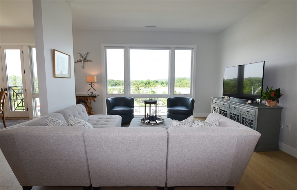10 Shipyard Drive 313