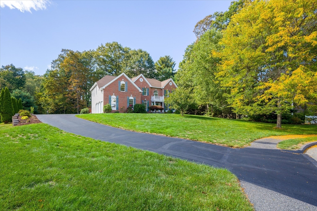 7 Thoreau Cir