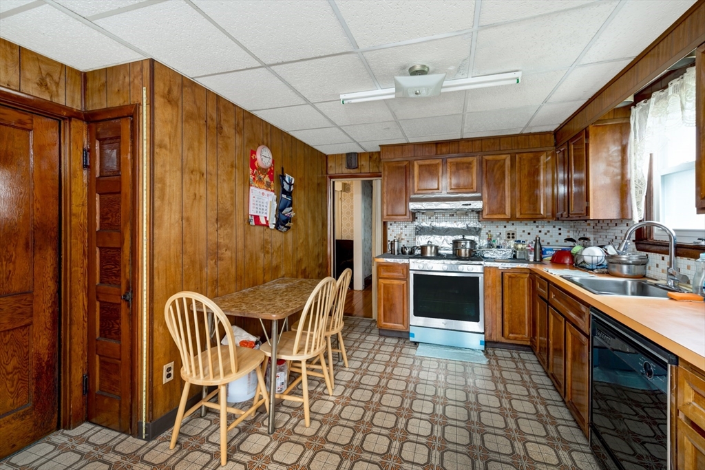 35 Sewall St, Quincy, MA Photo #14