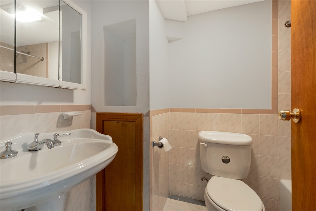 35 Sewall St, Quincy, MA Photo #16