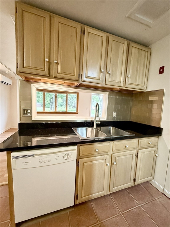 27 Westbrook Rd