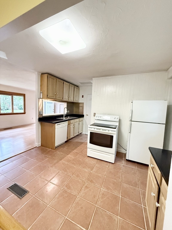 27 Westbrook Rd