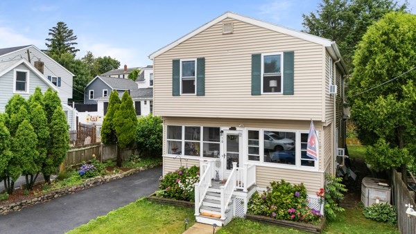 10 Hobart Ave