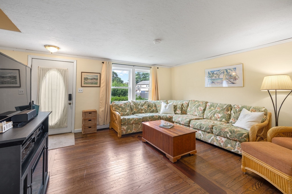 405 Village Dr 405