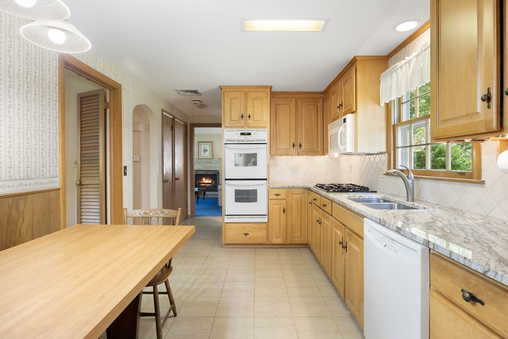 55 Longfellow Road, Holyoke, MA, 55 Longfellow Road, Holyoke, MA Photo #18