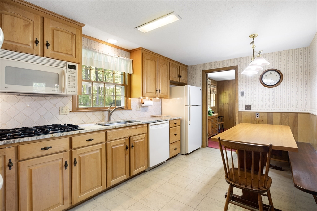 55 Longfellow Road, Holyoke, MA, 55 Longfellow Road, Holyoke, MA Photo #16