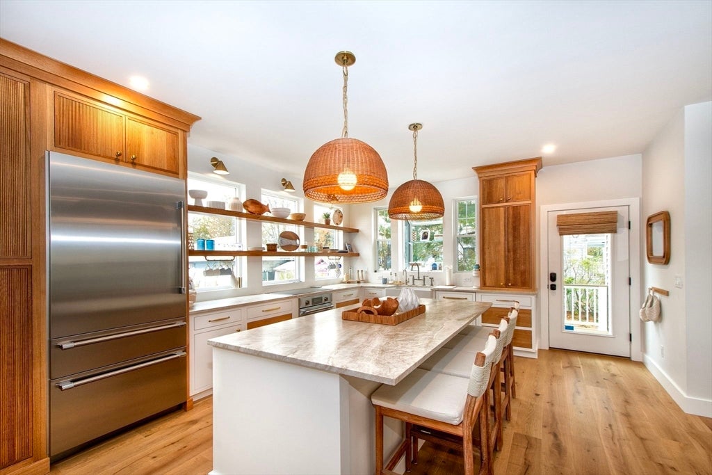 6 Touraine Ave, Hull, MA Photo #2