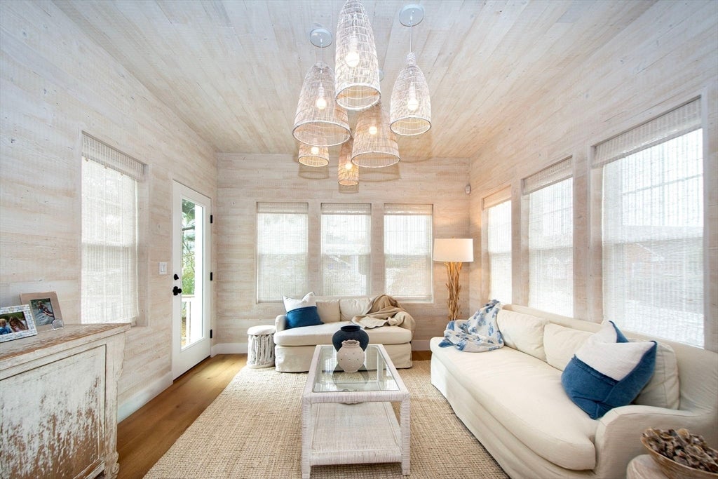 6 Touraine Ave, Hull, MA Photo #3