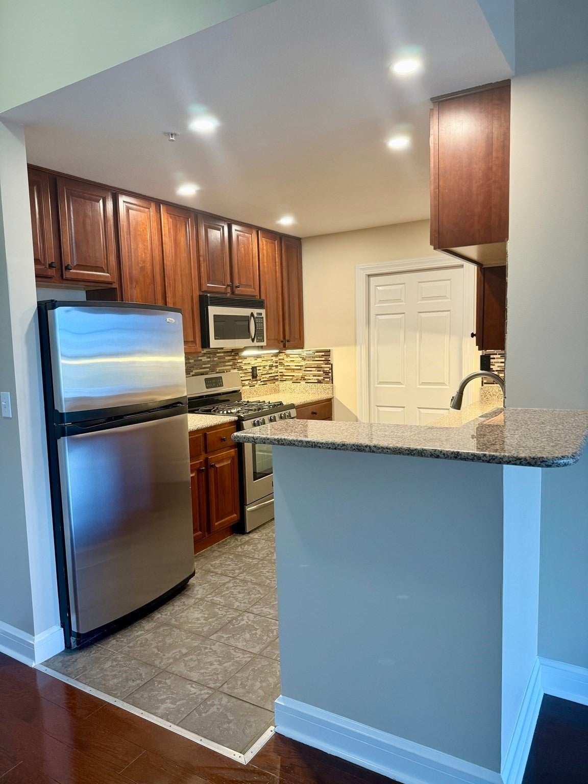 36 Village Road #704, Middleton, MA, 36 Village Road #704, Middleton, MA Photo #3