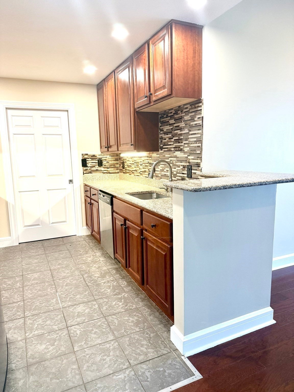 36 Village Road #704, Middleton, MA, 36 Village Road #704, Middleton, MA Photo #4