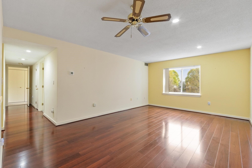 321 Place Ln 321
