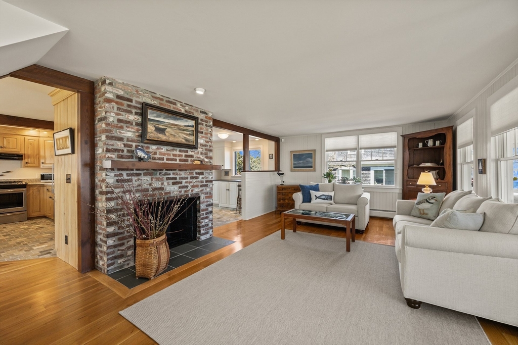 Harwich, Massachusetts 02646, United States, 4 Bedrooms Bedrooms, ,3 BathroomsBathrooms,Residential,Active,244555