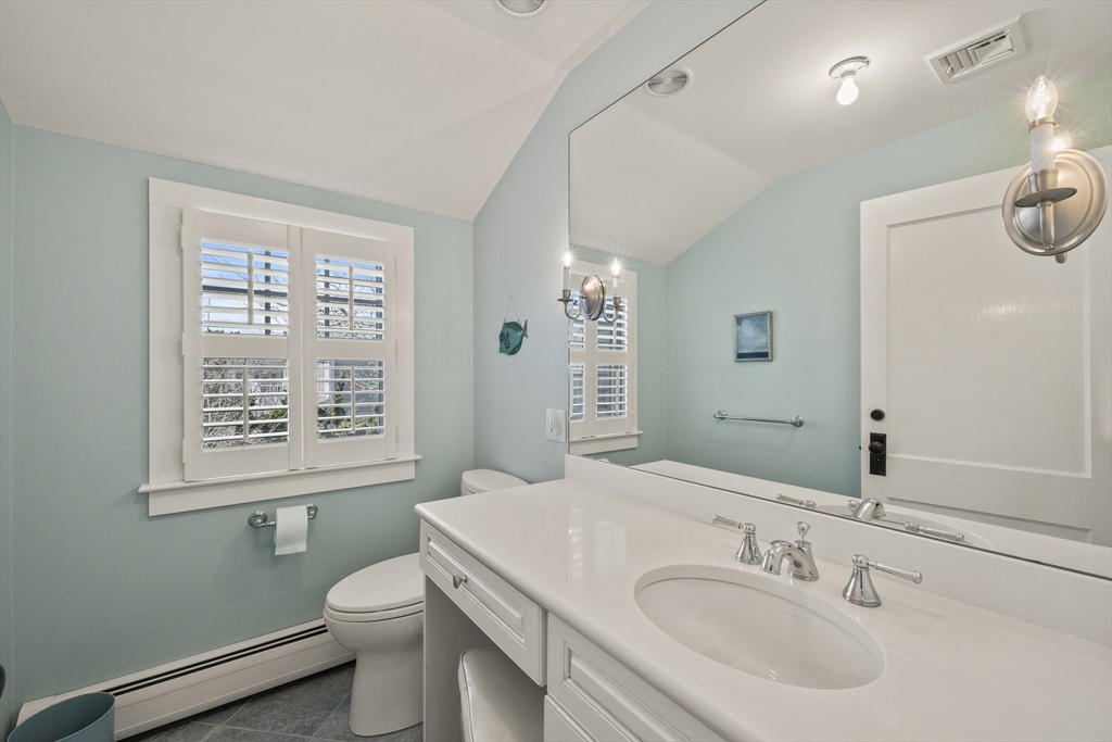 Harwich, Massachusetts 02646, United States, 4 Bedrooms Bedrooms, ,3 BathroomsBathrooms,Residential,Active,244555