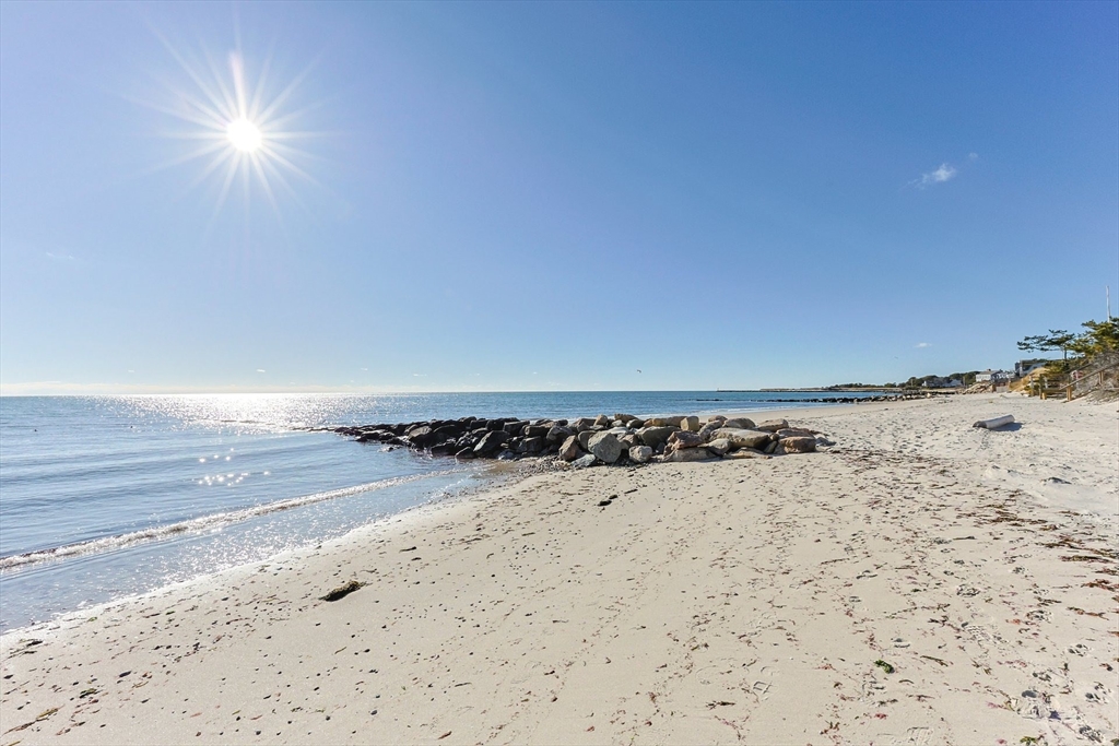 8 Wyndemere Bluffs Road