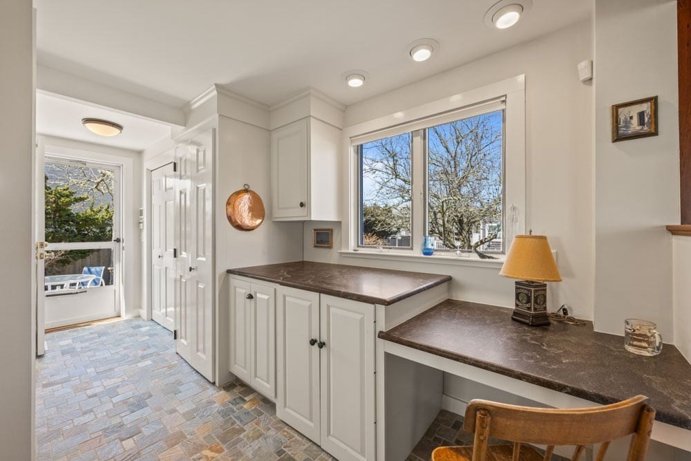 Harwich, Massachusetts 02646, United States, 4 Bedrooms Bedrooms, ,3 BathroomsBathrooms,Residential,Active,244555