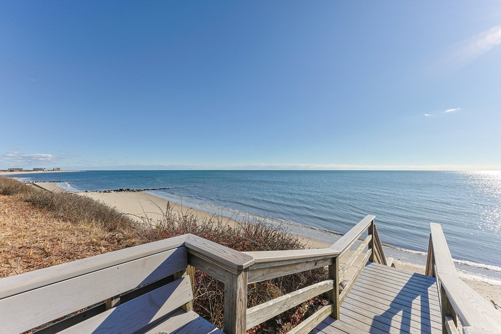 8 Wyndemere Bluffs Road