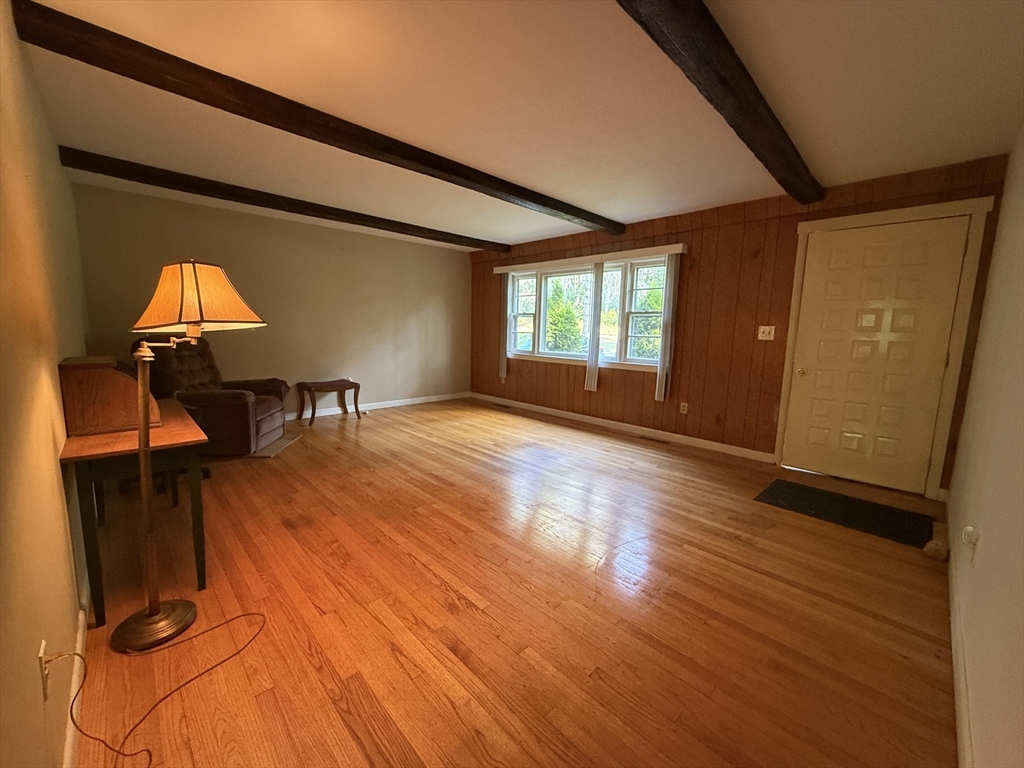 207 Leverett Rd