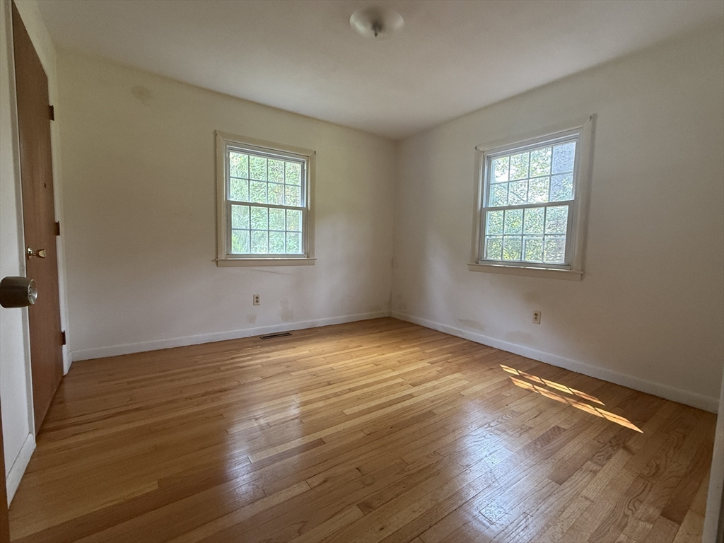 207 Leverett Rd