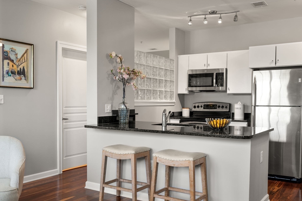 4 Repton Cir 4205