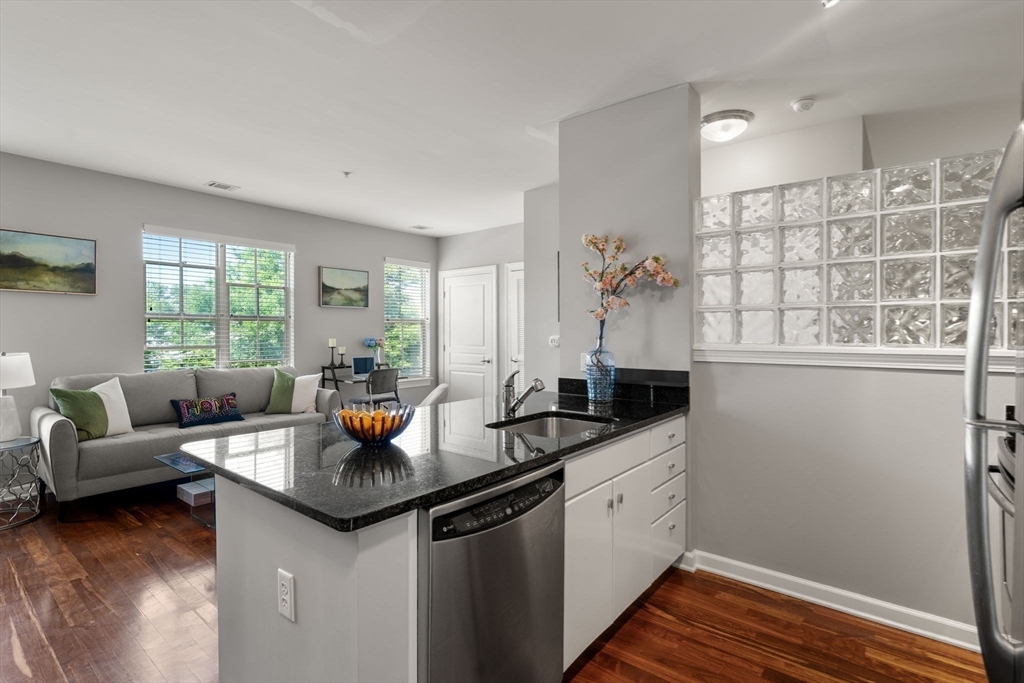4 Repton Cir 4205